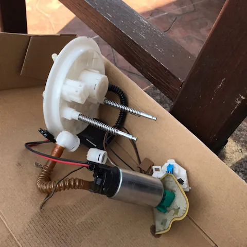 Замена топливного фильтра (в баке)